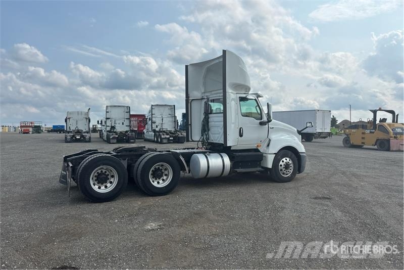 International LT625 6x4 T/A Day Cab Truck Tractor Τράκτορες