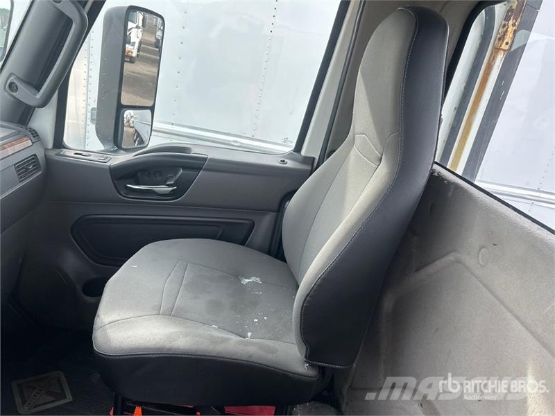 International LT625 6x4 T/A Day Cab Truck Tractor وحدات الجر