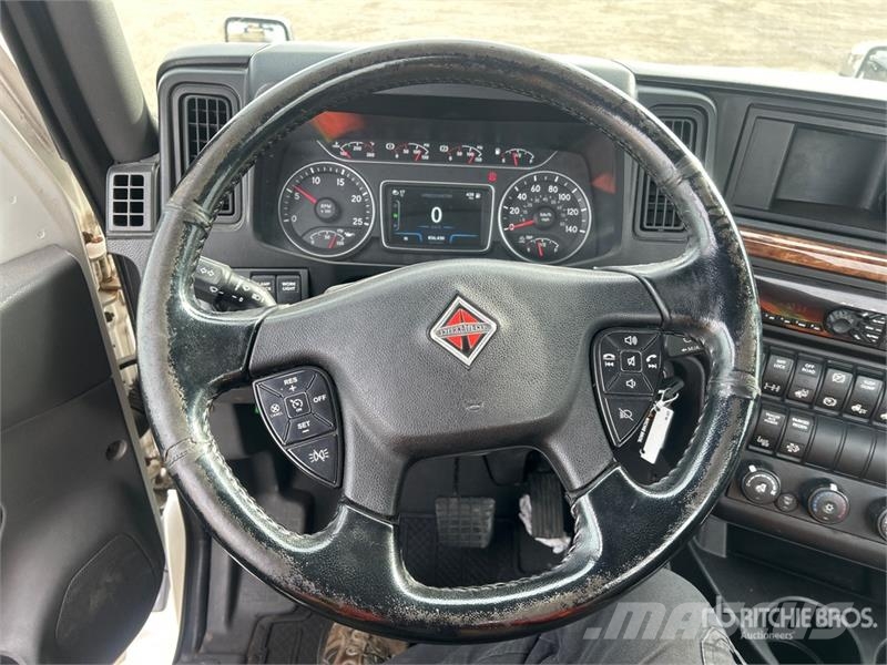 International LT625 6x4 T/A Day Cab Truck Tractor وحدات الجر