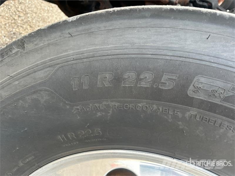 International LT625 6x4 T/A Day Cab Truck Tractor وحدات الجر