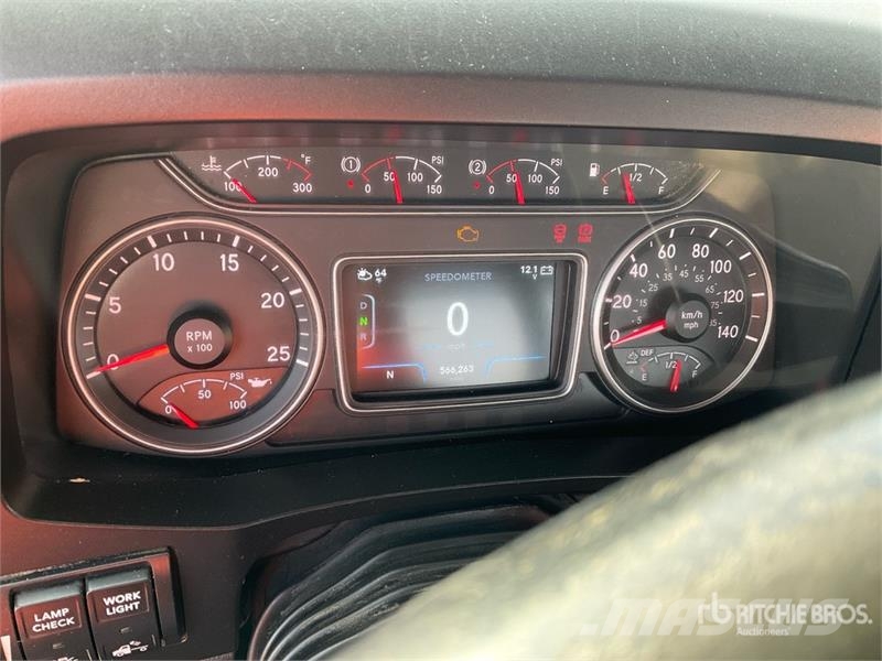 International LT625 6x4 T/A Day Cab Truck Tractor Тягачі