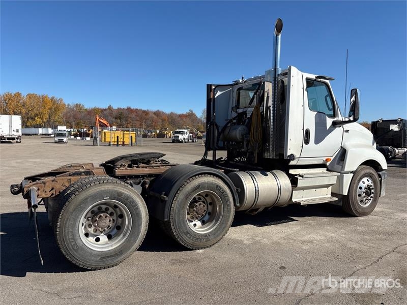 International LT625 6x4 T/A Day Cab Truck Tractor Trækkere