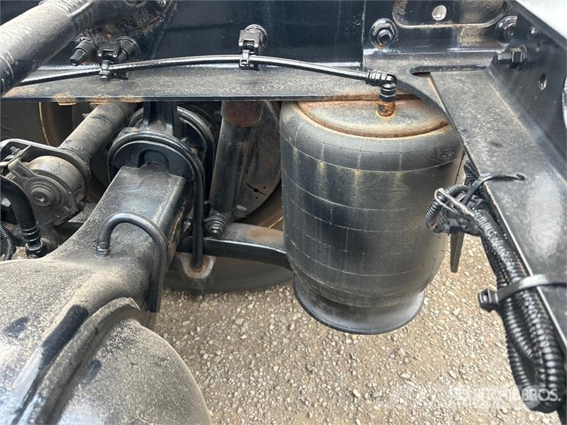 International LT625 6x4 T/A Day Cab Truck Tractor وحدات الجر