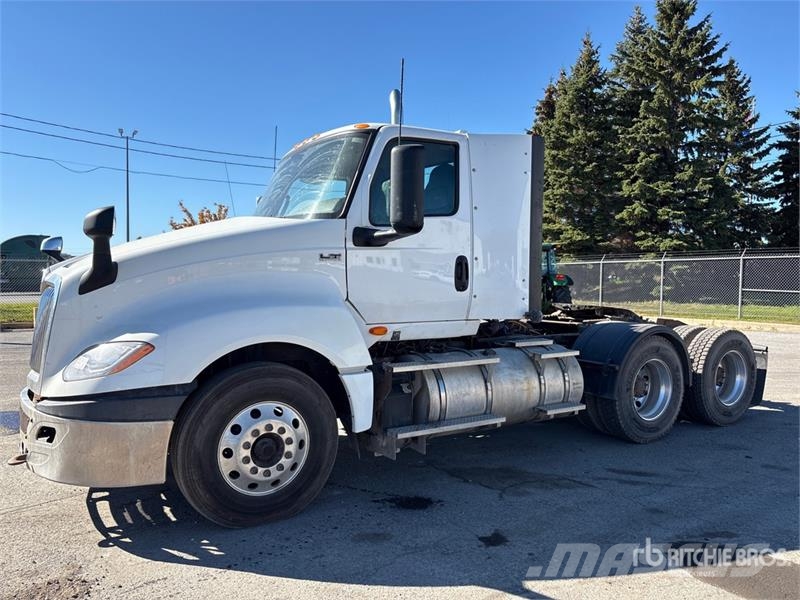International LT625 6x4 T/A Day Cab Truck Tractor Trækkere