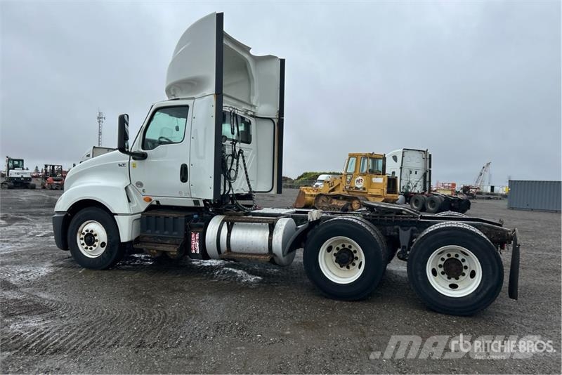 International LT625 6x4 T/A Day Cab Truck Tractor Naudoti vilkikai