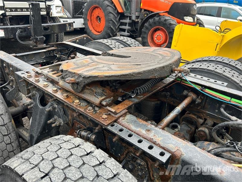 International LT625 6x4 T/A Day Cab Truck Tractor Naudoti vilkikai