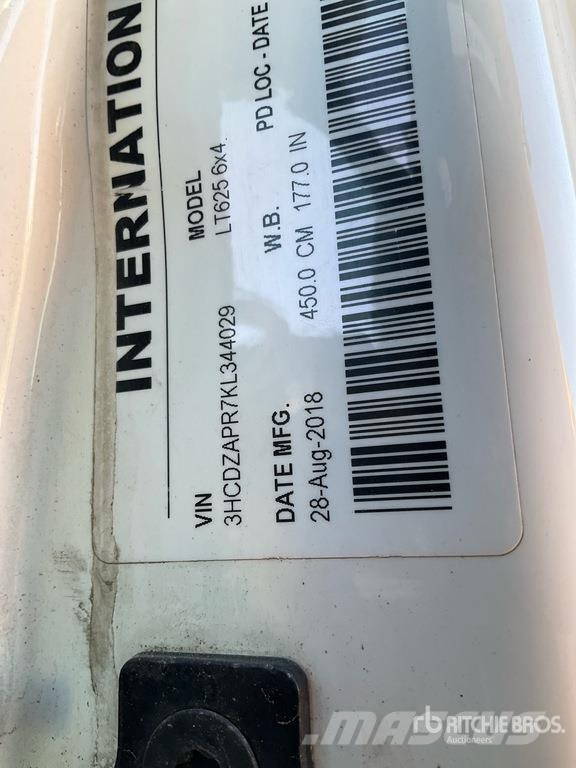 International LT625 6x4 T/A Day Cab Truck Tractor Tractor Units