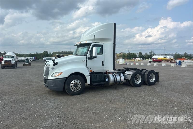 International LT625 6x4 T/A Day Cab Truck Tractor Τράκτορες