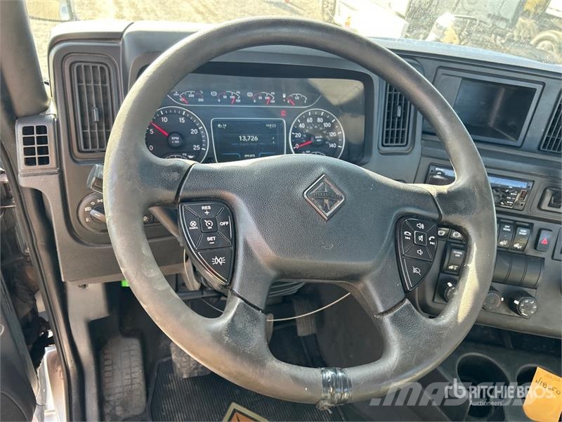 International LT625 6x4 T/A Day Cab Truck Tractor Truck Tractor Units