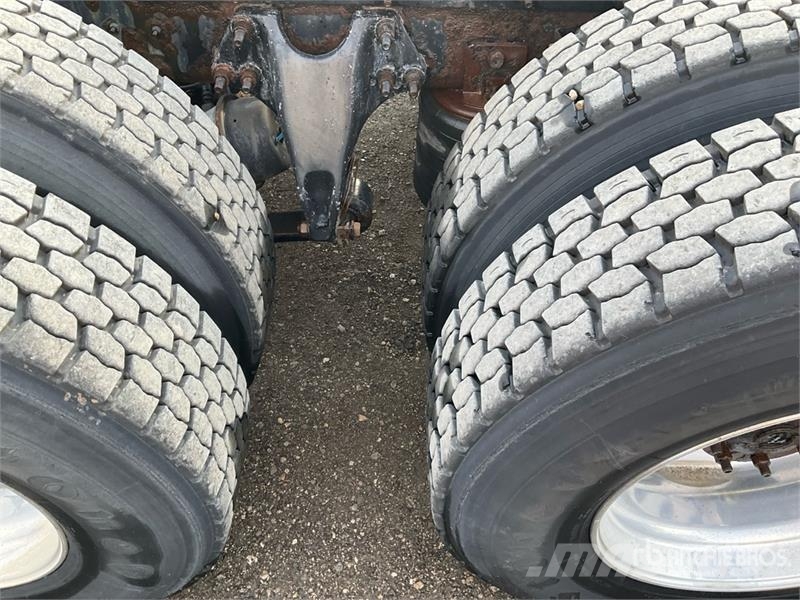 International LT625 6x4 T/A Day Cab Truck Tractor Тягачі