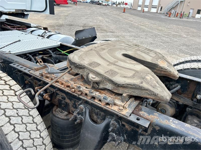 International LT625 6x4 T/A Day Cab Truck Tractor Sattelzugmaschinen
