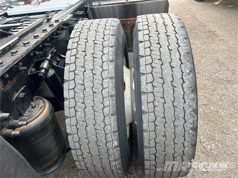 International LT625 6x4 T/A Day Cab Truck Tractor وحدات الجر