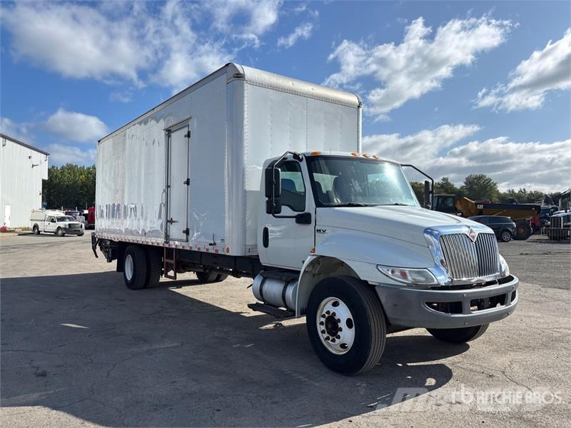 International MV607 4x2 Van Truck Skåpbilar