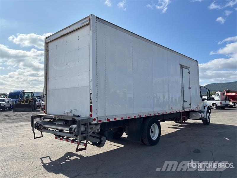 International MV607 4x2 Van Truck Skåpbilar