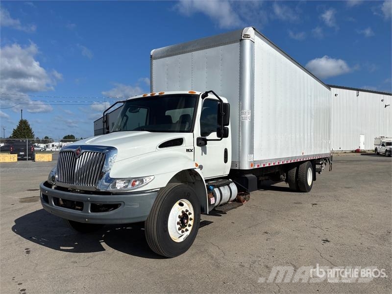 International MV607 4x2 Van Truck Skåpbilar