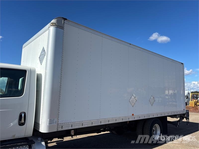 International MV607 4x2 Van Truck Фургони