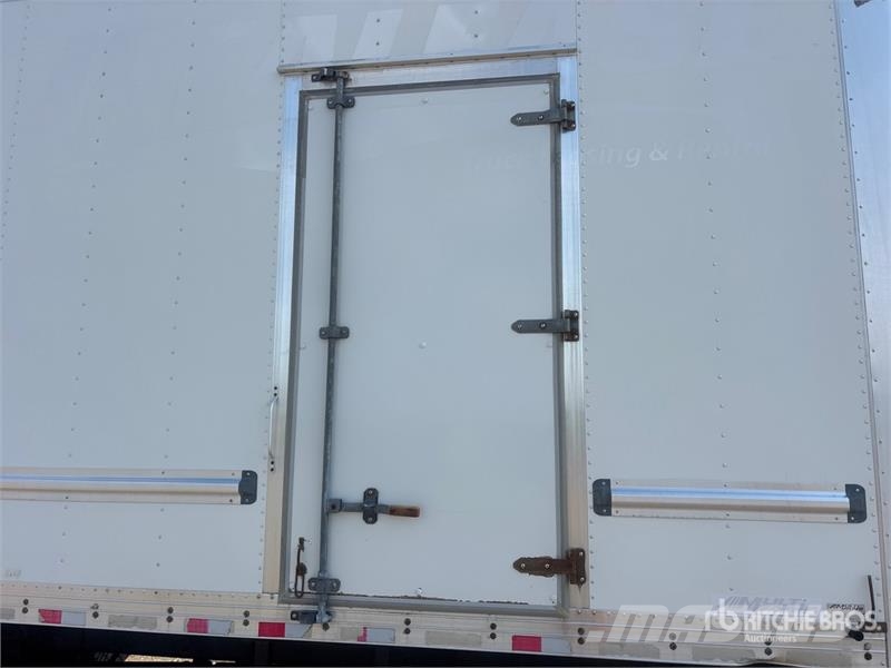 International MV607 4x2 Van Truck Box trucks