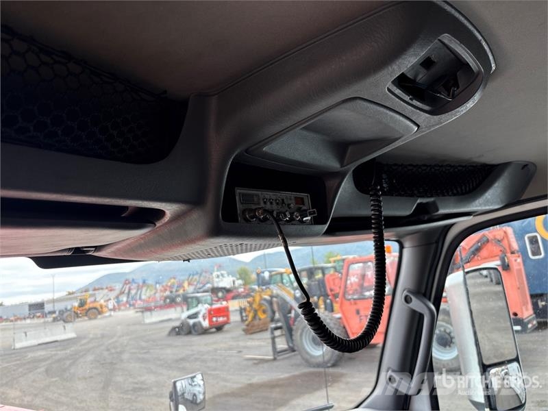 International MV607 4x2 Extended Cab Rollback Truck Vlečna vozila za tovornjake