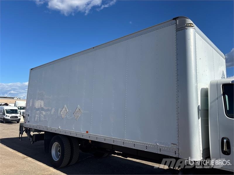 International MV607 4x2 Van Truck Фургони