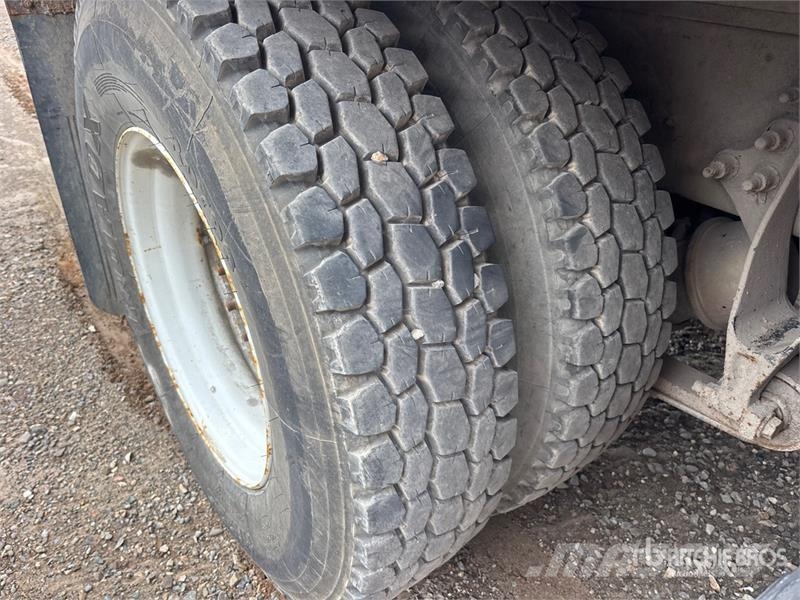 International MV607 6x4 Mud Mixing Truck Вантажівки / спеціальні