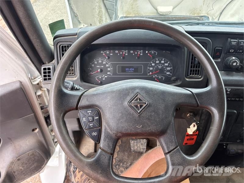 International MV607 6x4 Mud Mixing Truck Вантажівки / спеціальні