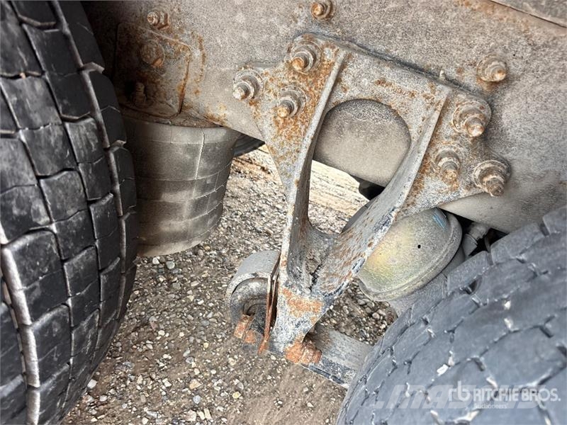 International MV607 6x4 Mud Mixing Truck Вантажівки / спеціальні