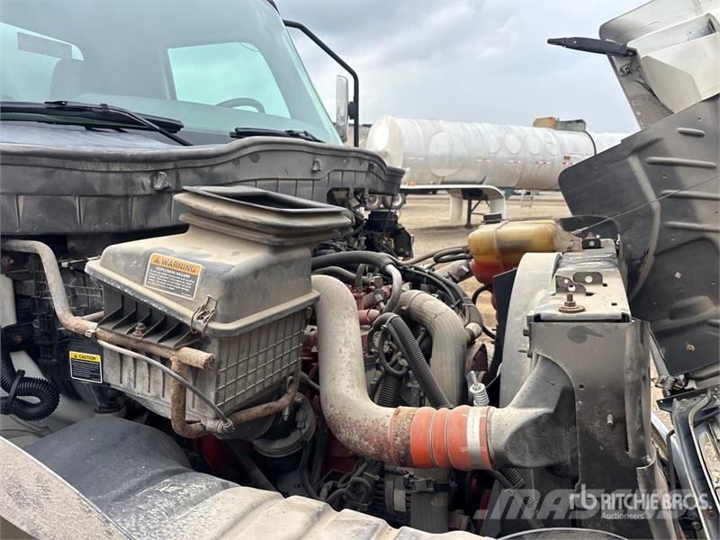 International MV607 6x4 Mud Mixing Truck Вантажівки / спеціальні