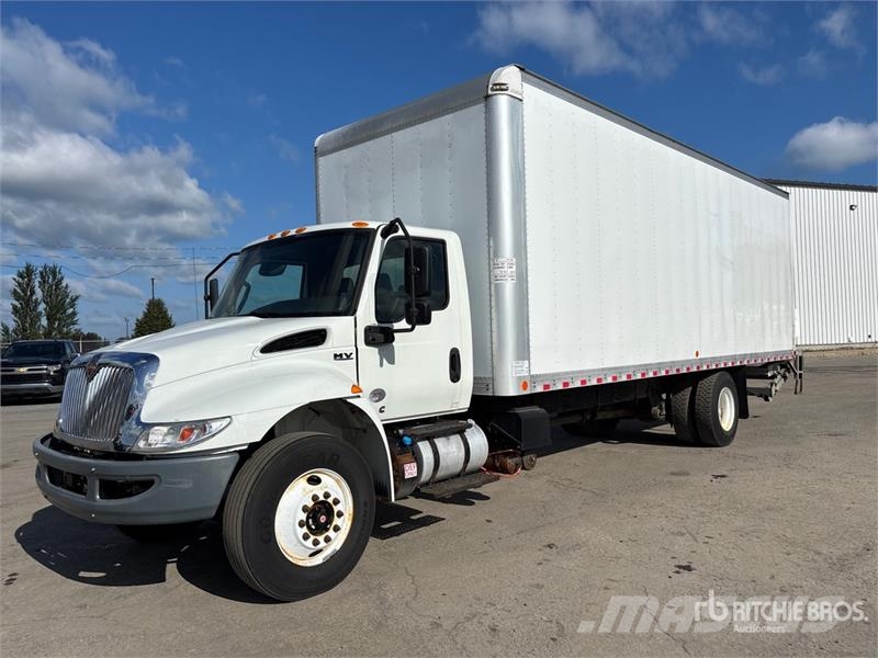 International MV607 SBA 4x2 Moving Van Truck Skapbiler