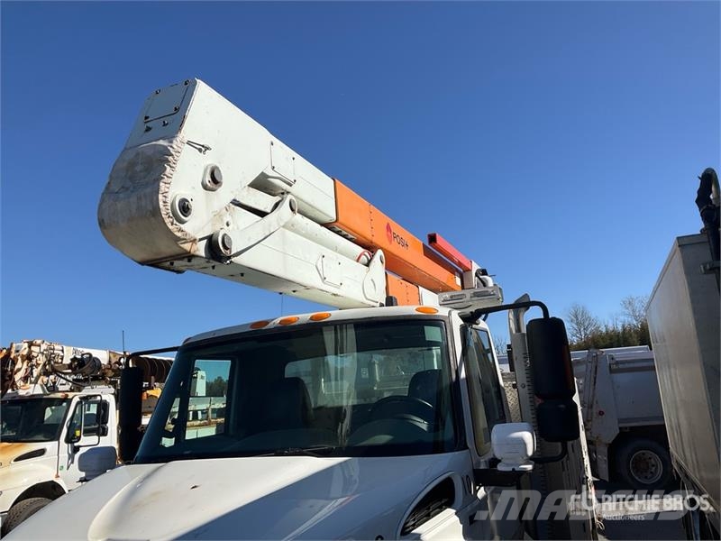 International on International 4400SBA 4x2 Bucket Truck Truck & Van mounted aerial platforms
