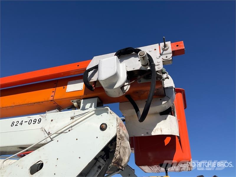 International on International 4400SBA 4x2 Bucket Truck Truck & Van mounted aerial platforms