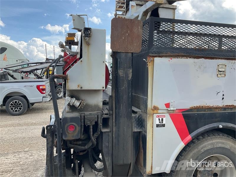International on International 7600 6x4 Digger Derrick Truck Mobiele Boorinstallatie