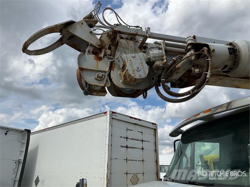 International on International 7600 6x4 Digger Derrick Truck Mobiele Boorinstallatie
