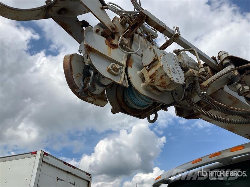 International on International 7600 6x4 Digger Derrick Truck Mobiele Boorinstallatie