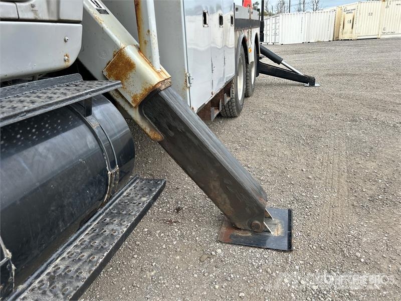 International on International 7600 6x4 Digger Derrick Truck Mobiele Boorinstallatie