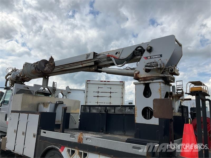 International on International 7600 6x4 Digger Derrick Truck Mobiele Boorinstallatie