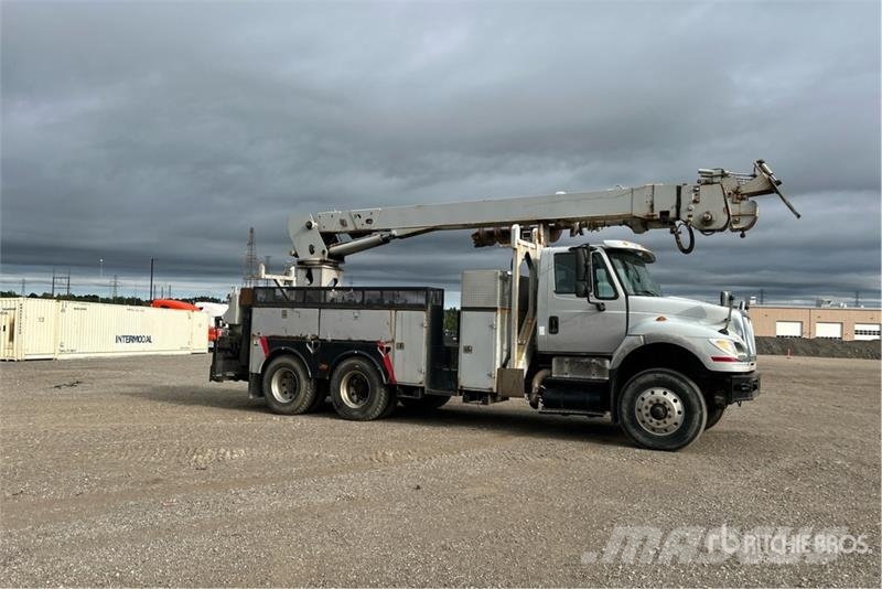 International on International 7600 6x4 Digger Derrick Truck Mobiele Boorinstallatie