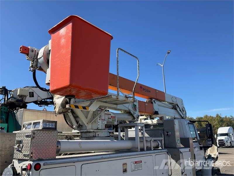 International on International 4400SBA 4x2 Bucket Truck Truck & Van mounted aerial platforms