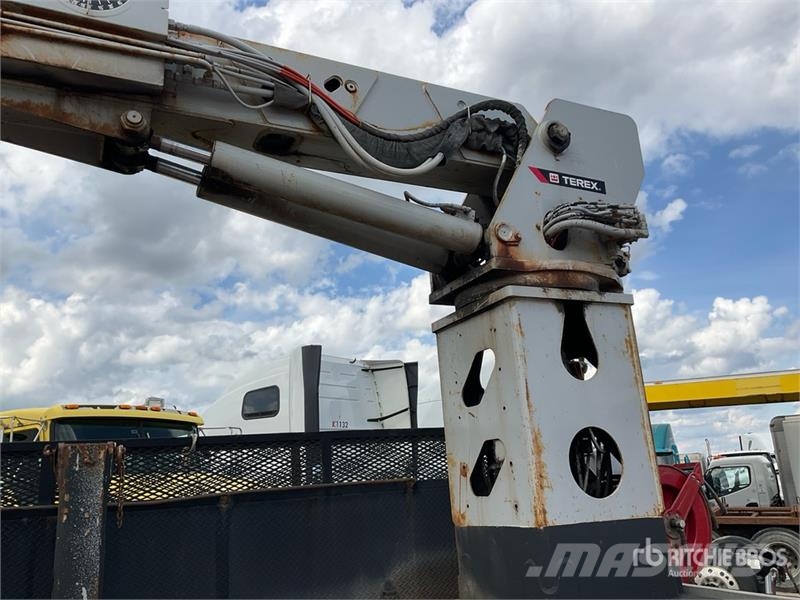 International on International 7600 6x4 Digger Derrick Truck Mobiele Boorinstallatie