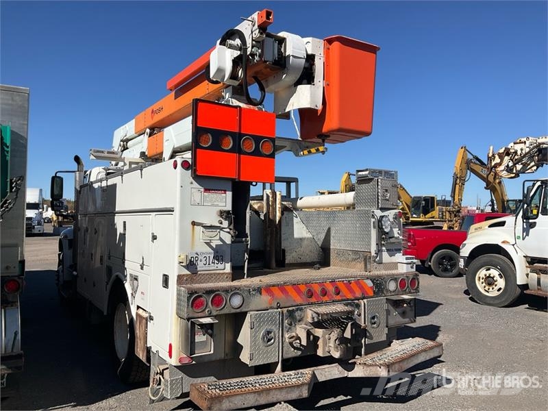 International on International 4400SBA 4x2 Bucket Truck Truck & Van mounted aerial platforms