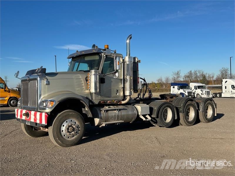 International PayStar 5900i 8x4 Tri/A Day Cab Truck Tractor Τράκτορες