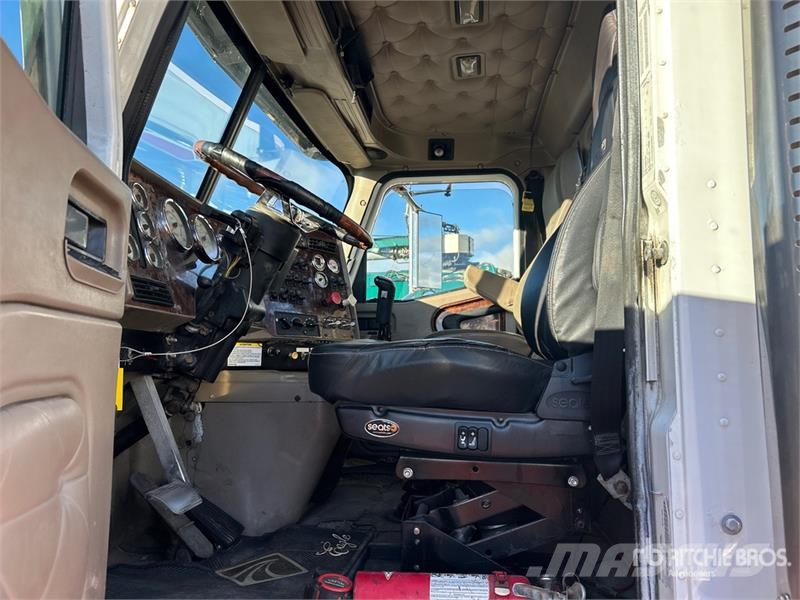 International PayStar 5900i 6x4 T/A Day Cab Truck Tractor Truck Tractor Units