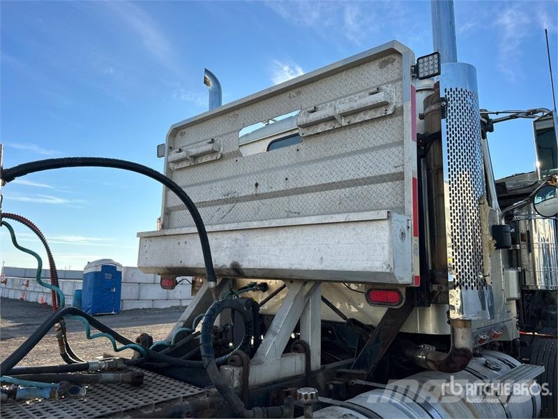 International PayStar 5900i 8x4 Tri/A Day Cab Truck Tractor Τράκτορες