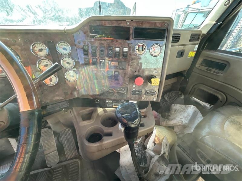 International Paystar 5600i 6x4 Cab and Chassis (Inoperable) Cabines