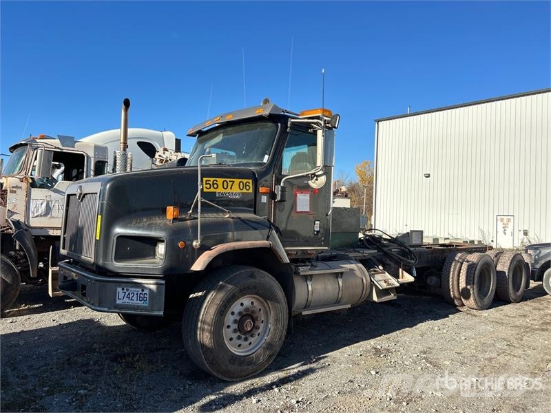 International Paystar 5600i 6x4 Cab and Chassis (Inoperable) Cabines