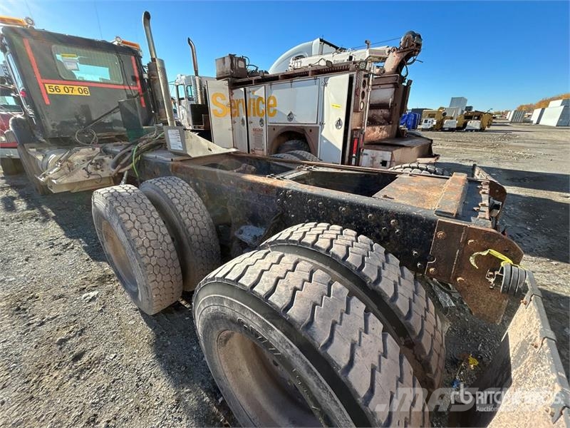 International Paystar 5600i 6x4 Cab and Chassis (Inoperable) Cabines