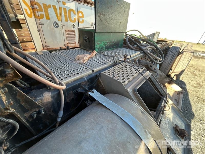 International Paystar 5600i 6x4 Cab and Chassis (Inoperable) Cabines