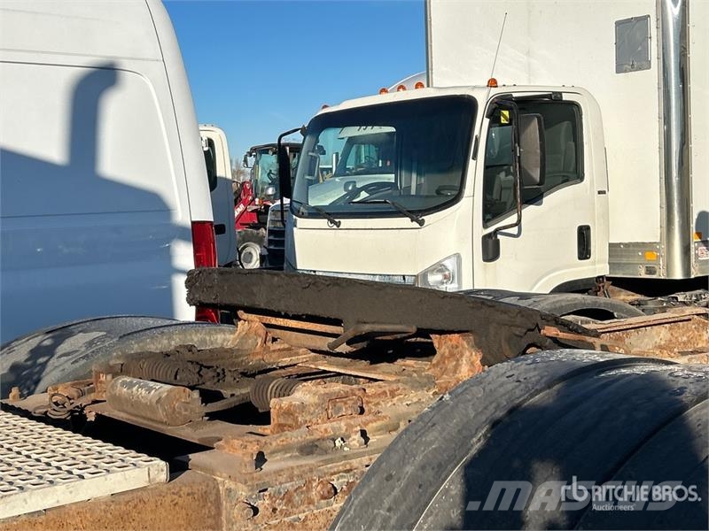 International PayStar 5900i 8x4 Tri/A Day Cab Truck Tractor Τράκτορες
