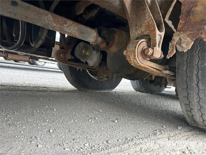 International Posi-Plus 500-50-RU 50 ft on  International 4400 6 Platforme aeriene montate pe camion