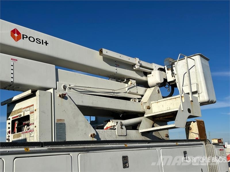 International Posi-Plus 500-55-AUT/PE63 62.5 ft on  Internationa Teherautóra szerelt emelők és állványok