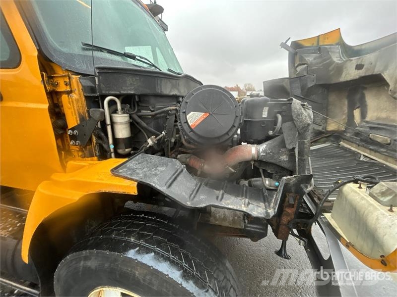 International Posi-Plus 400-46-P 46 ft on  International 7400 6x Truck mounted aerial platforms